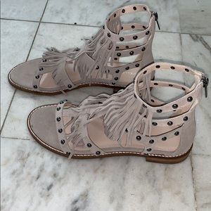 NWOT. PELLE MODA SANDALS